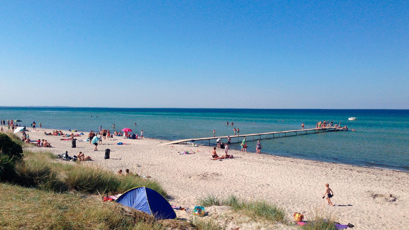 Udsigten fra stranden i Fjellerup - sommerhusudlejning ved Fjellerup Strand