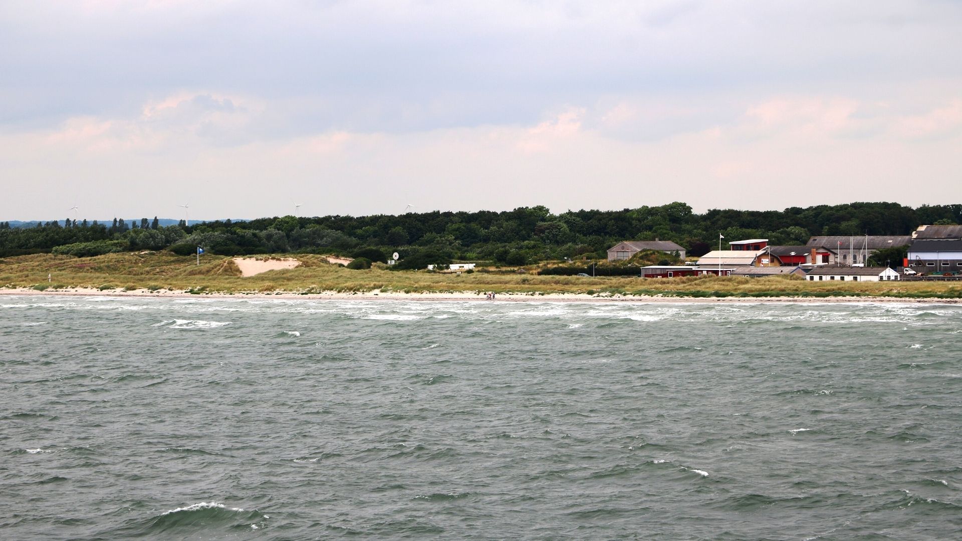 Store sommerhuse ved Østersøbadet på Lolland
