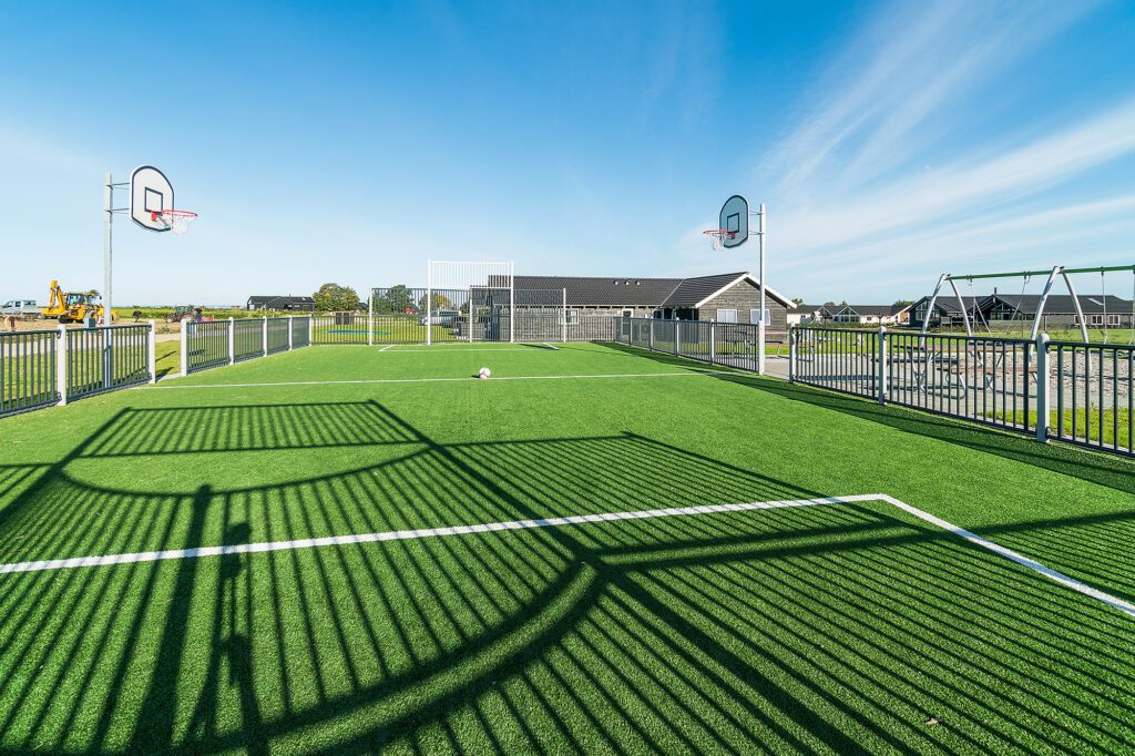 Ferienhaus mit Fußballfeld in Dänemark