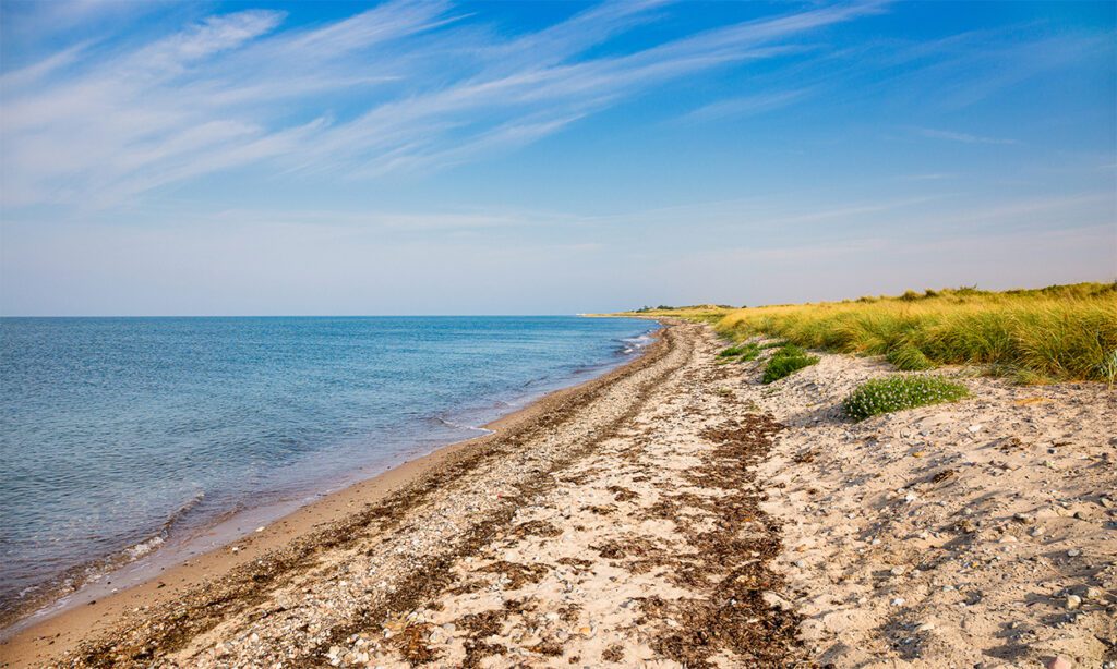 Strand auf Insel Lolland an der Ostsee Dänemarks