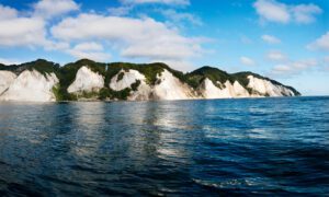 Kreidefelsen an der Steilküste der Insel Mön an der Ostsee Dänemarks
