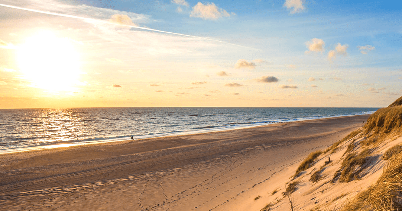 Der Sommer ist die beste Reisezeit für den Besuch der Nordseeküste in Dänemark