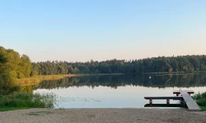 Trams am See in Nordwestmecklenburg