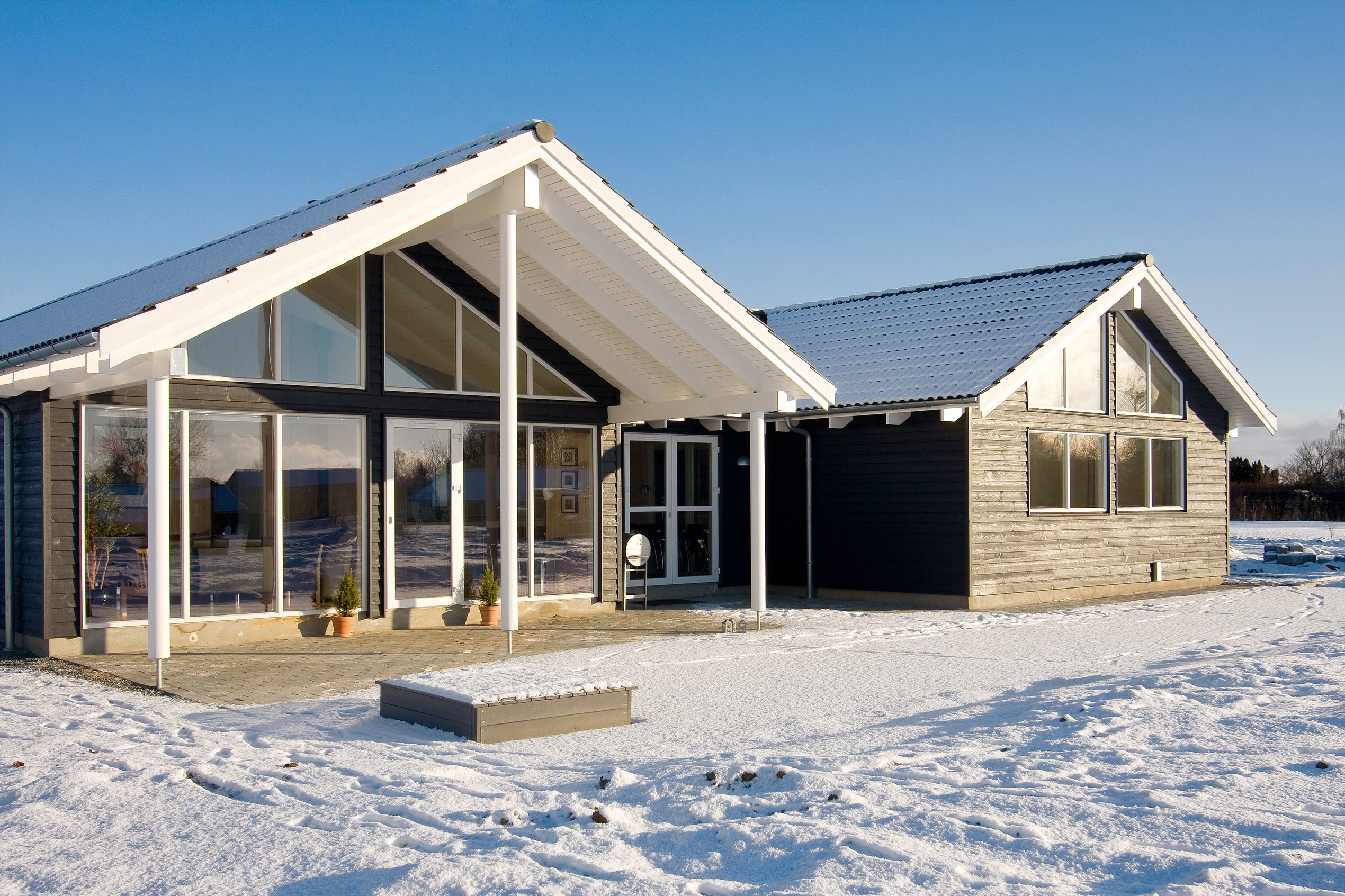 Großes Ferienhaus mit Pool in Dänemark im Winter